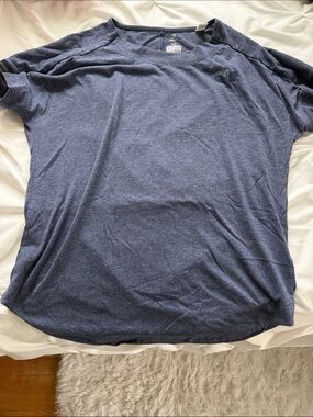 adidas women’s Heather Navy Short Sleeve Performance Tee crew neck